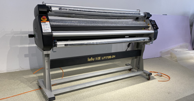 LeFu LF1700-D4 1.7m Wide Format Roll Laminator